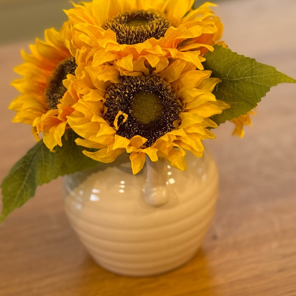 Sunflower Ceramic Vase - Yellow and Cream - Picture 2 of 7